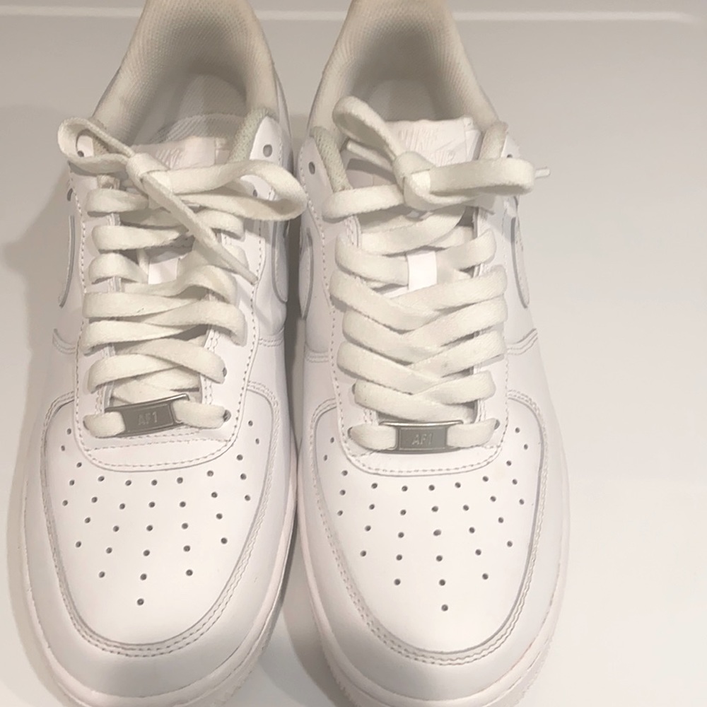 Nike White Air Force 1. Excellent condition.